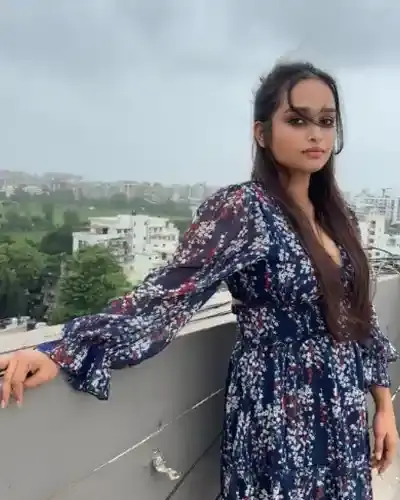 Chhuikhadan Escorts